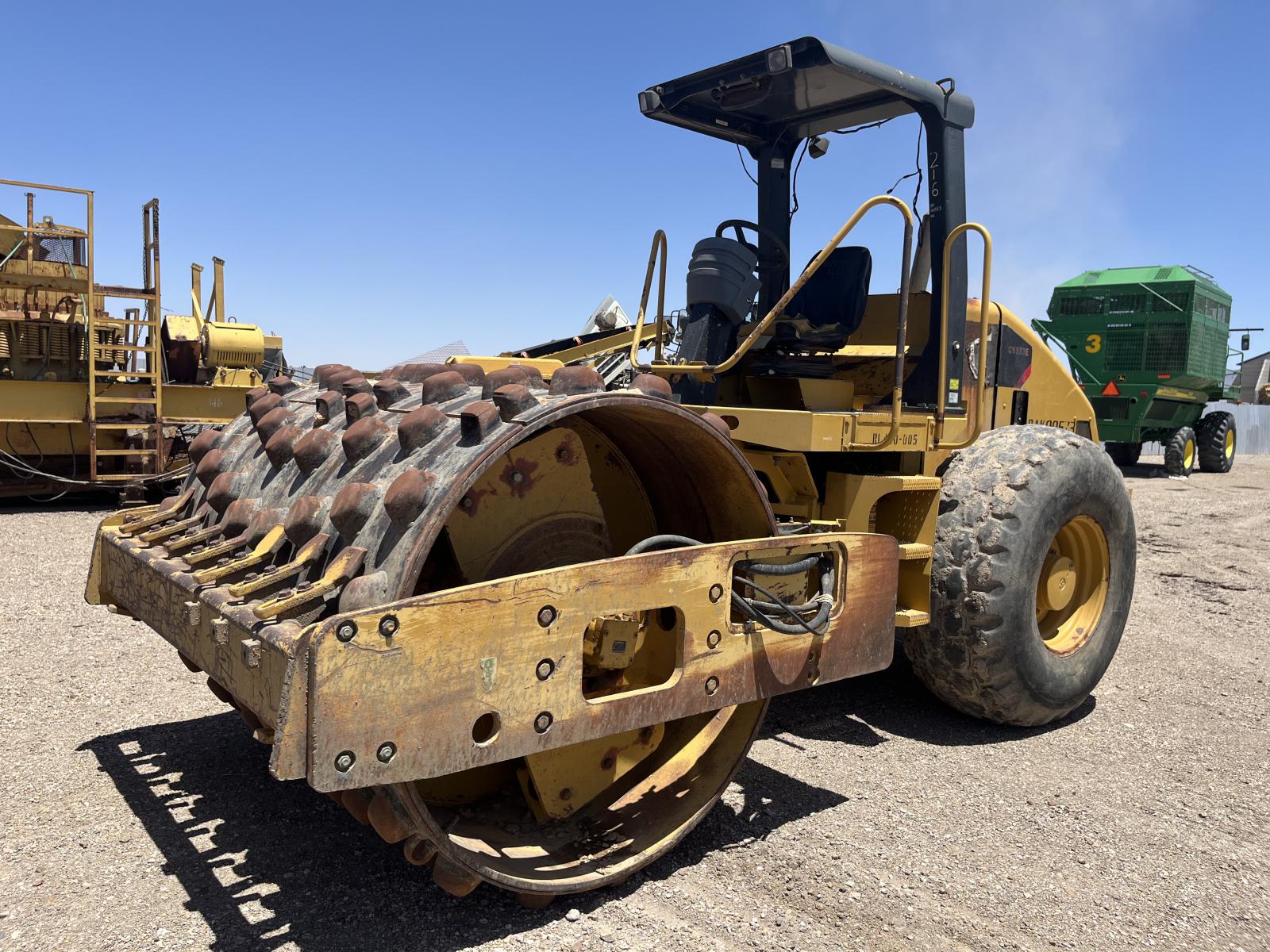 ./imagenes/INVOICE/2019/17609/COMPACTADOR PATA DE CABRA CATERPILLAR CS-533E (4).JPG